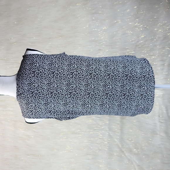 Van Heusen Sleeveless Blouse - Picture 7 of 7